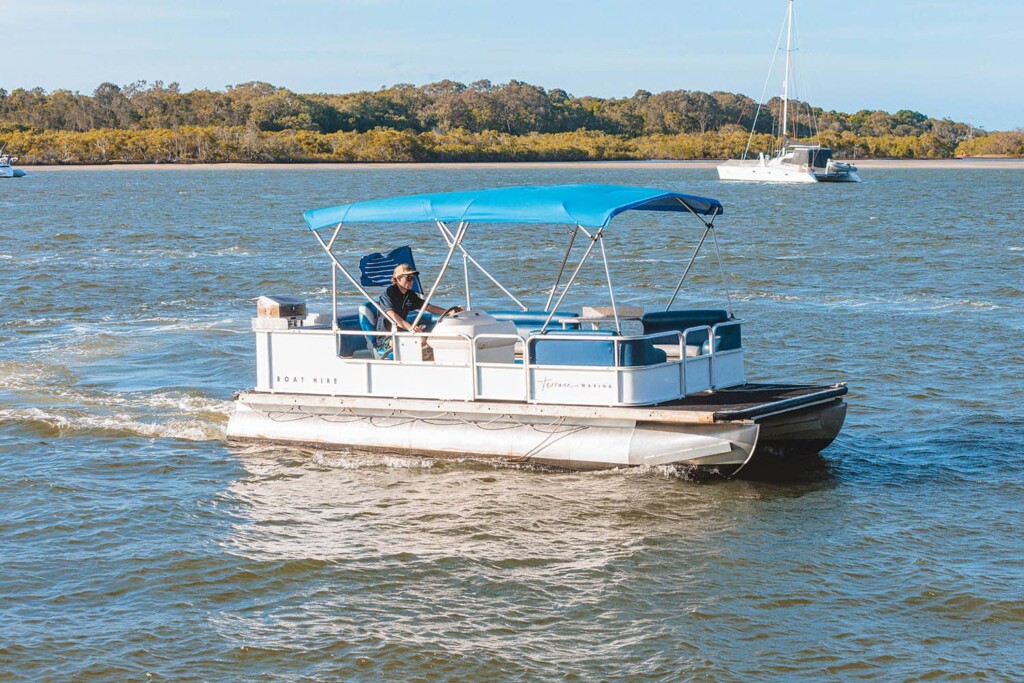 8 Person Noosa River BBQ Pontoon Hire