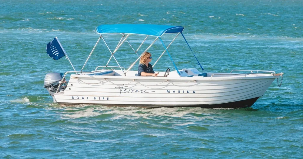 6 Person Bowrider Boat Hire